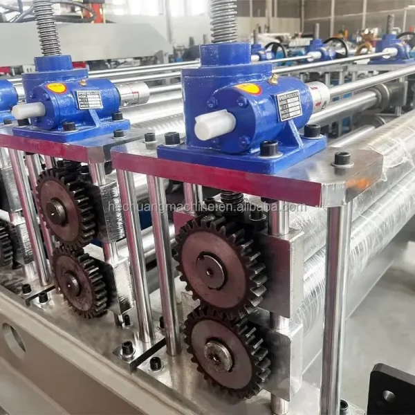 Adjustable Size Hydraulic Press Equipment for Eps & Rock Wool Sandwich Panel/wall Sandwich Panel Roll Forming Machine