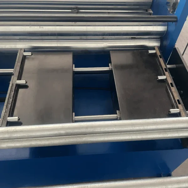 Máquina enderezadora hidráulica automática de corte longitudinal de tiras de chapa de acero Máquina cizalla niveladora de chapas de acero