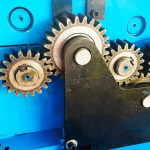 Máquina de corte longitudinal y corte longitudinal de chapa de acero de nivelación automática, portátil y sencilla Tres en una función múltiple