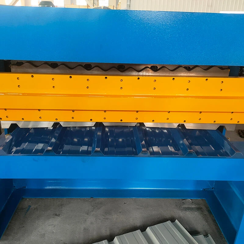 Double layer roll forming machine